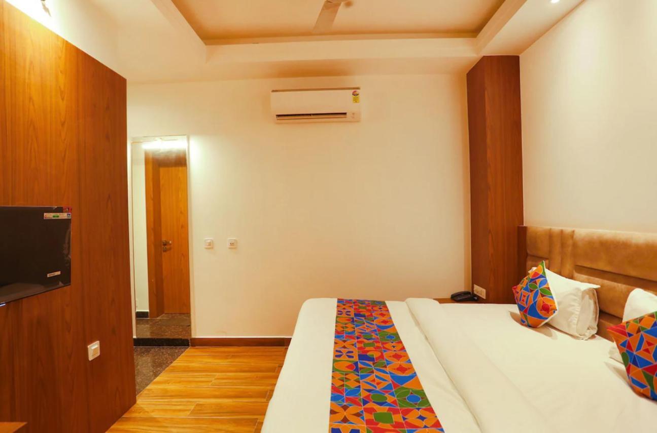 Hotel Swarn Bhoomi 坎普尔 外观 照片
