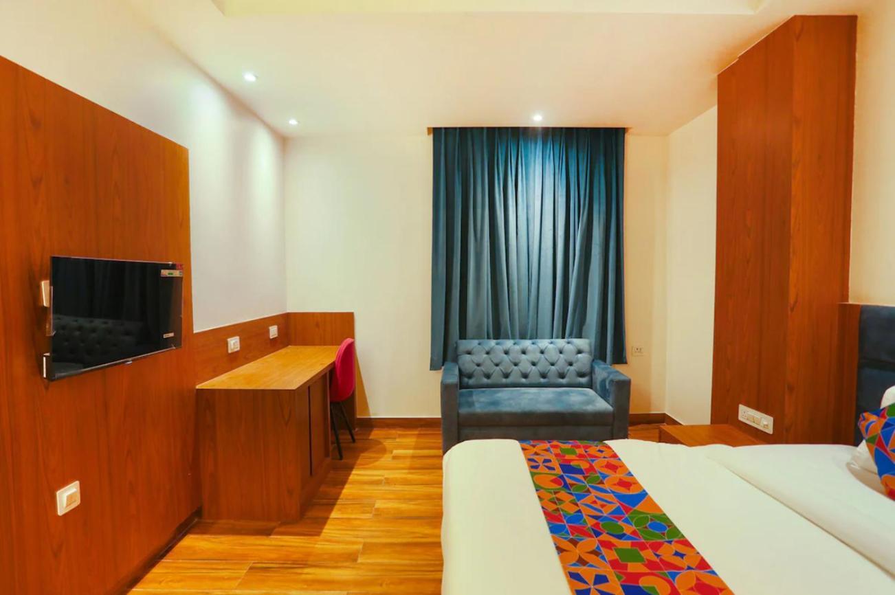 Hotel Swarn Bhoomi 坎普尔 外观 照片