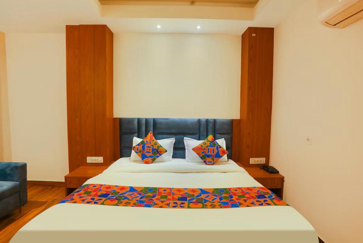Hotel Swarn Bhoomi 坎普尔 外观 照片