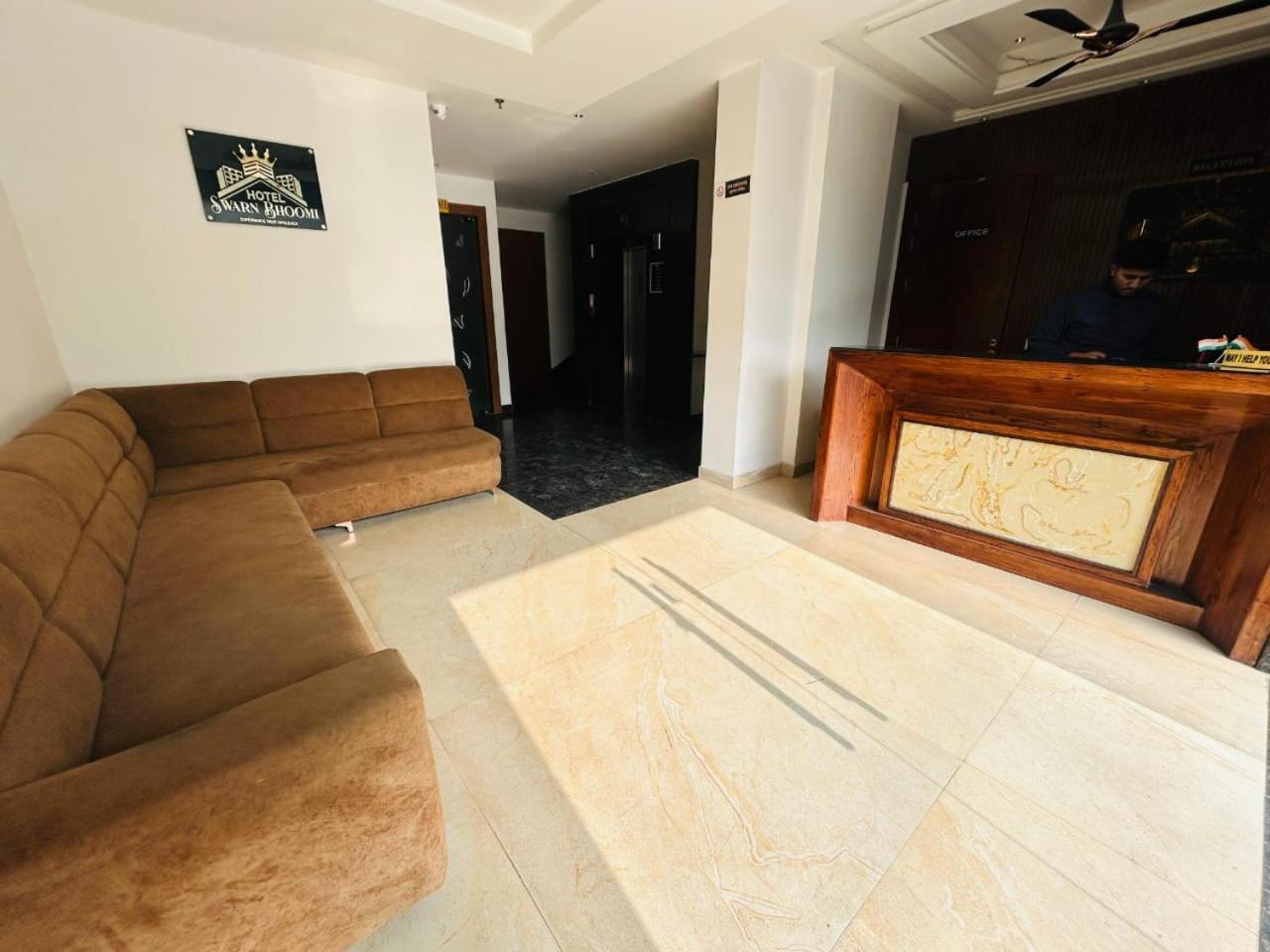 Hotel Swarn Bhoomi 坎普尔 外观 照片